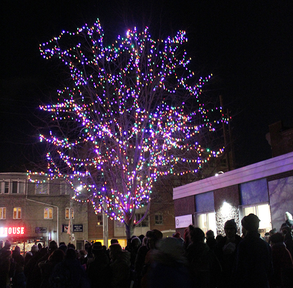 Holiday season kicks into gear this weekend with numerous East Toronto events including Leslieville Wanderlust and Beaches Santa Claus Parade